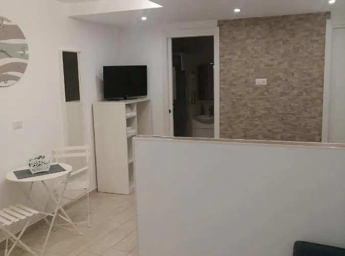 La Casa Dei Nonni 3* Μπάρι